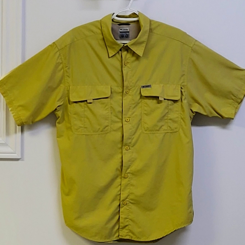 COLUMBIA TITANIUM OMNI-DRY GREEN OLIVE, SHORT SLEEVES, CASUAL MENS SHIRT,  LARGE